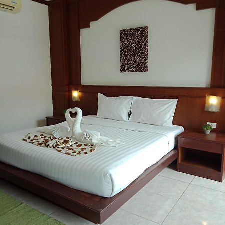 New Forest Patong Ngoại thất bức ảnh