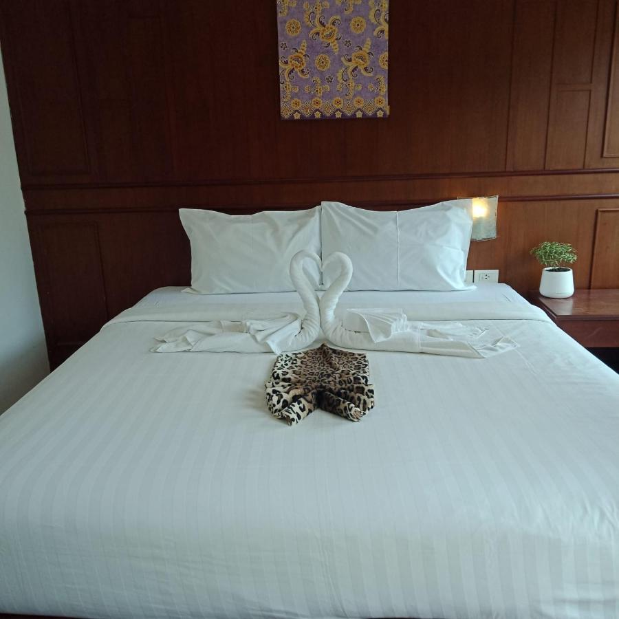 New Forest Patong Ngoại thất bức ảnh