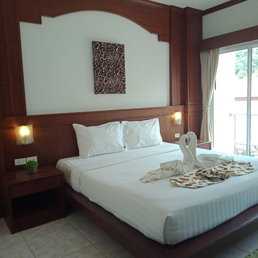 New Forest Patong Ngoại thất bức ảnh