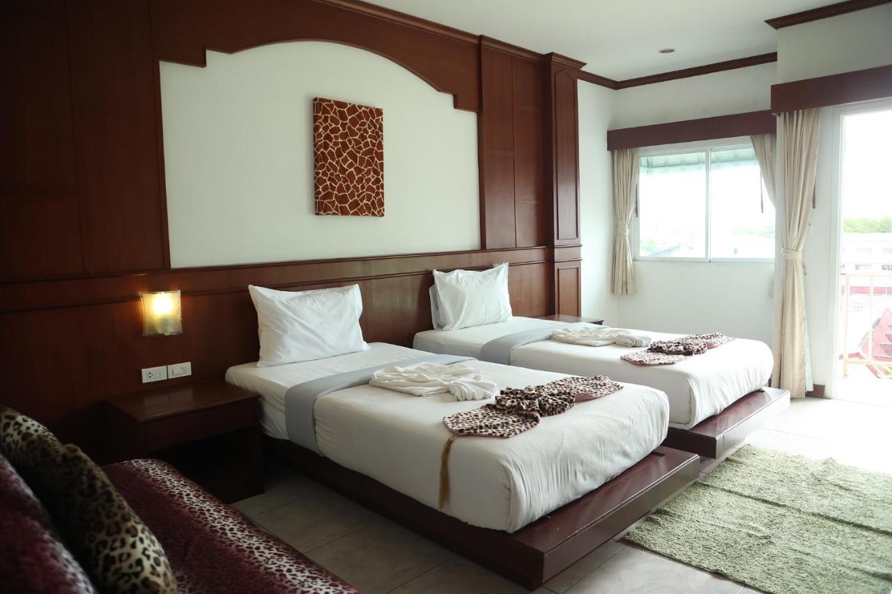 New Forest Patong Ngoại thất bức ảnh