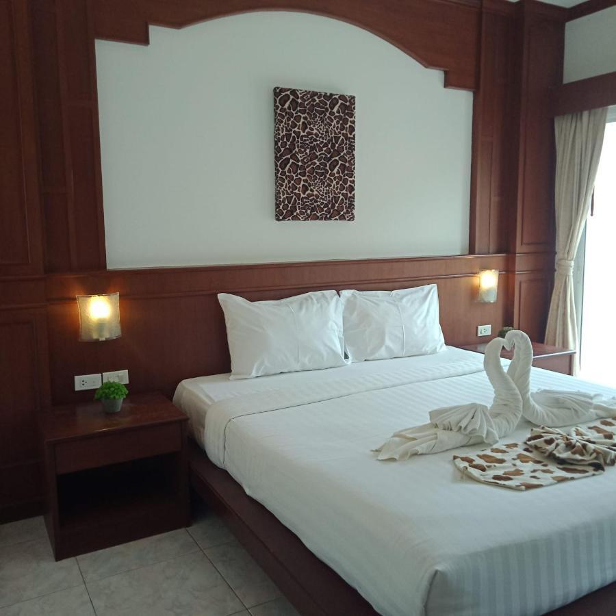 New Forest Patong Ngoại thất bức ảnh